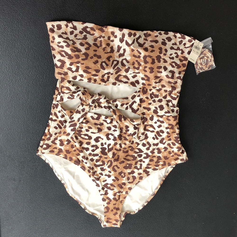 NWT Aerie XL Leopard Animal Print Swimsuit
Removable Straps Cutout with Tie